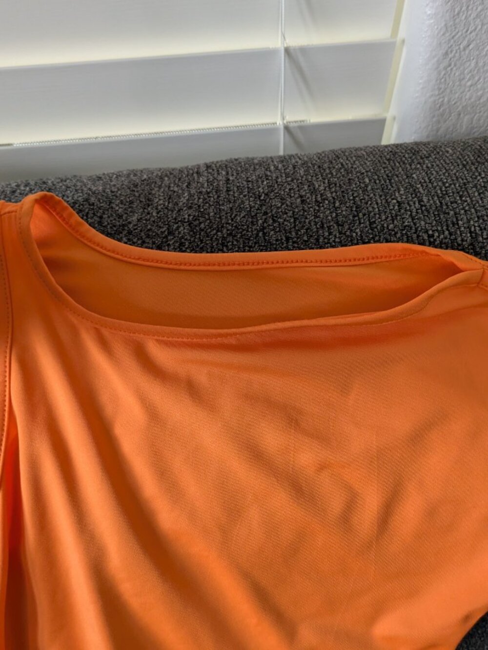 Cold Should Ruched top - Picture 5 of 5